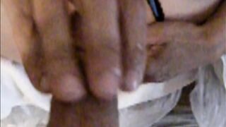 Fammi vedere come ti pompi la figa...!