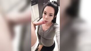 Anteprima del video: Modella bruna suka cazzi