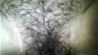 Mi piace fottere la figa pelosa