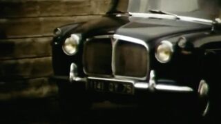 Signora single succhia la Trans. Vintage porn.