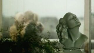 Signora single succhia la Trans. Vintage porn.