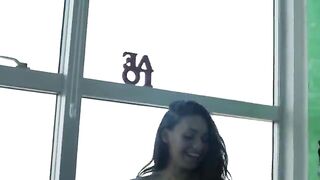 La bella puttanella e il nano