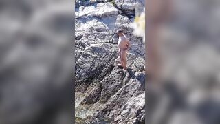 Sgamato mentre se lo mena alle 5 Terre