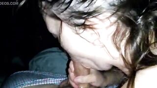 Bella troietta vuole bere tutto lo sperma