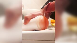 Un culo finto in cui sborrare