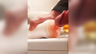 Un culo finto in cui sborrare