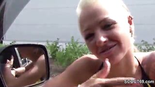 Bella puttanella tedesca scopata all'aperto