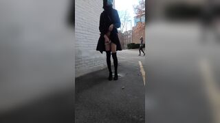 Anteprima del video: Trans asiatica cammina senza mutandine