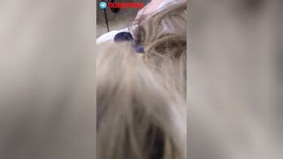 Porcella bionda lecca ano e lo fa sborrare