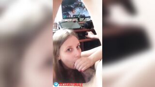 Gamer Milanese si fa succhiare il cazzo