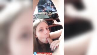 Gamer Milanese si fa succhiare il cazzo