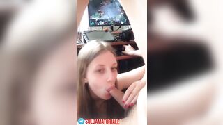 Gamer Milanese si fa succhiare il cazzo