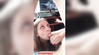 Gamer Milanese si fa succhiare il cazzo