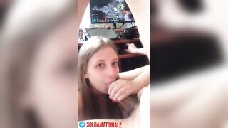 Gamer Milanese si fa succhiare il cazzo