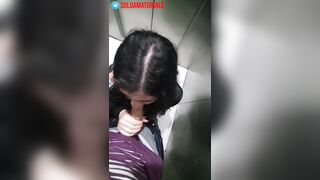 Troia sicula glielo suka in ascensore