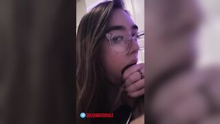 Pompino dalla troia con gli occhiali