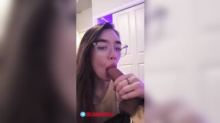 Pompino dalla troia con gli occhiali