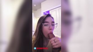 Pompino dalla troia con gli occhiali