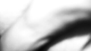 Le masturba la figona pelosa