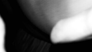 Le masturba la figona pelosa