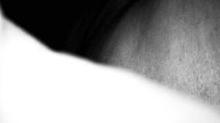 Le masturba la figona pelosa