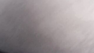 Bella biondina scopa un nero