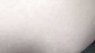 Bella biondina scopa un nero