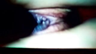 Guardate bene la figa di mia moglie