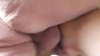 Gioca con la mia figa prima di scoparmi