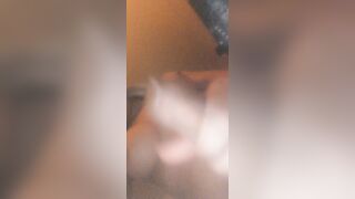 Trans superdotata si masturba il cazzo