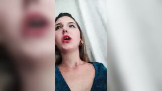 SENTI COM'E' BAGNATA LA MIA FIGA!