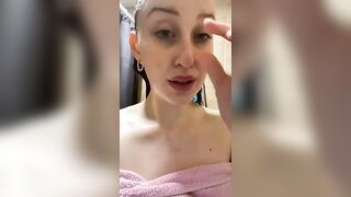 Mamma incinta troia italiana si esibisce su Telegram per i suoi fan