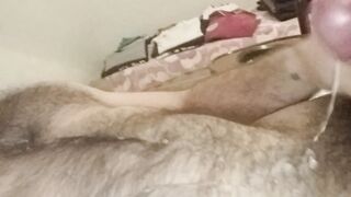 Una notte da solo a masturbarmi e sborrare