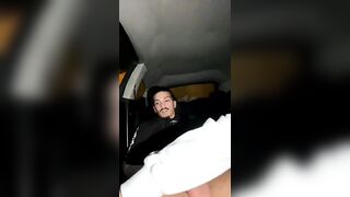 Coppietta disinibita fa carsex per guardoni