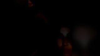 Coppietta disinibita fa carsex per guardoni