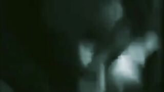 Sempre in ginocchio per succhiarlo