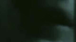 Sempre in ginocchio per succhiarlo