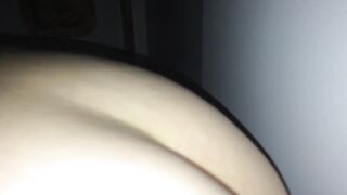 Mia moglie succhia con dildo a ventosa in culo