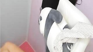 Bella trans si masturba il cazzo