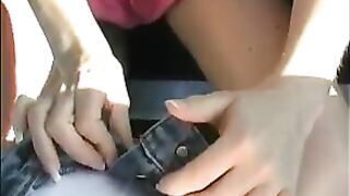 Bella puttanella eccita il cliente