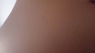 Godo sul suo cazzo mentre il mio uomo guarda e filma