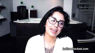 Sesso duro con troia latina tatuata