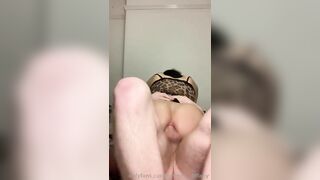 Transex zoccola cavalca un cazzone