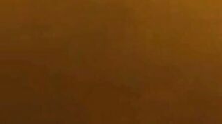 Commenti? Touch nipples