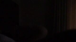 Stupenda bruna scopa intensamente con il suo ragazzo