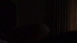 Stupenda bruna scopa intensamente con il suo ragazzo