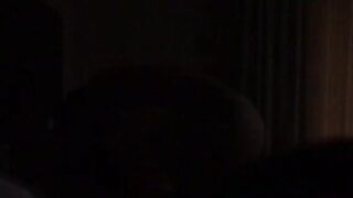 Stupenda bruna scopa intensamente con il suo ragazzo