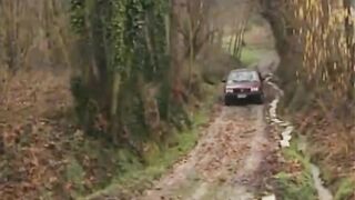 La bella milf succhia e beve