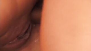 Se la incula sulle scale...