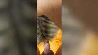 Ti tengo la testa per spingere tutto il cazzo in bocca